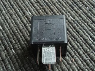 bontott VW TOURAN Relé