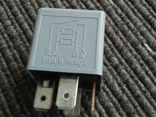 bontott VW TOURAN Relé