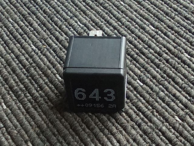 bontott VW TOURAN Relé