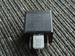 bontott VW TOURAN Relé