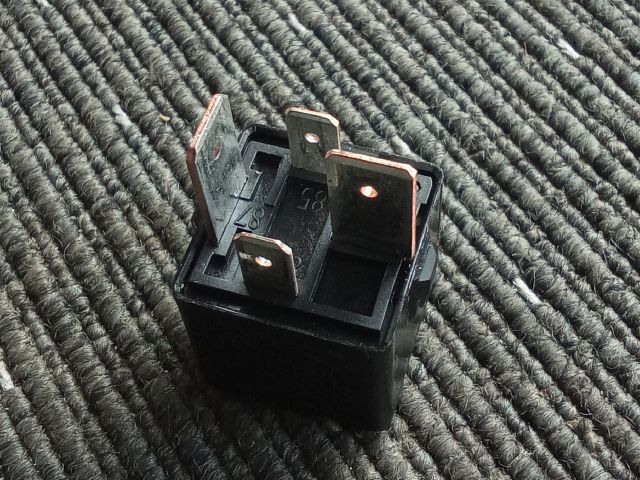 bontott VW TOURAN Relé