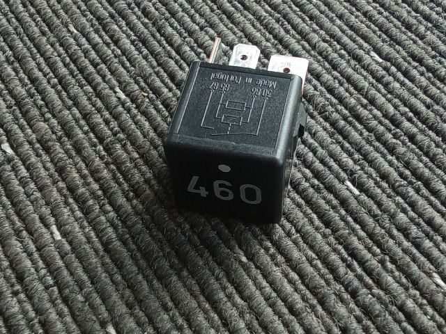 bontott VW TOURAN Relé