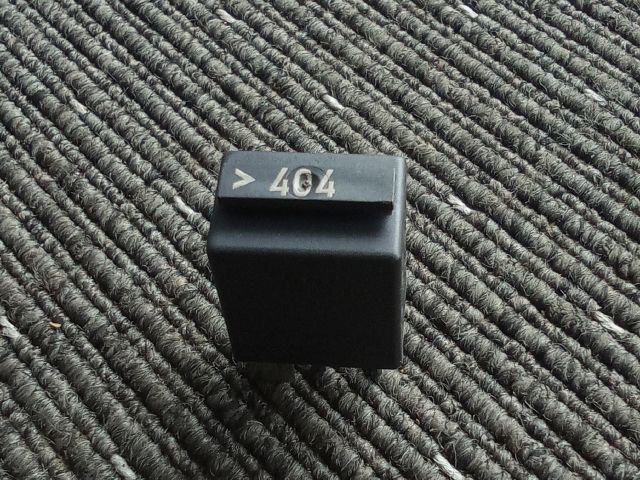 bontott VW TOURAN Relé