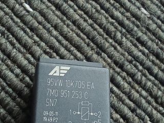 bontott VW TOURAN Relé