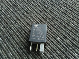 bontott VW TOURAN Relé