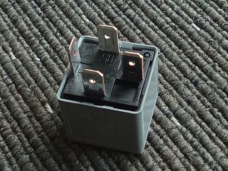 bontott VW TOURAN Relé