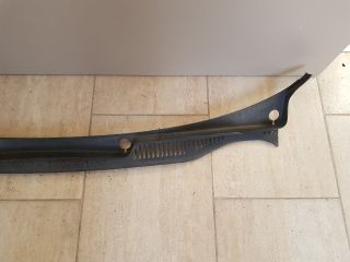 bontott VW TOURAN Szélvédő Alatti Műanyag Elem