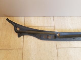 bontott VW TOURAN Szélvédő Alatti Műanyag Elem