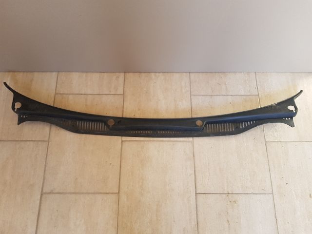 bontott VW TOURAN Szélvédő Alatti Műanyag Elem