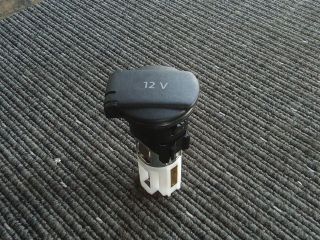 bontott VW TOURAN Szivargyújtó Aljzat