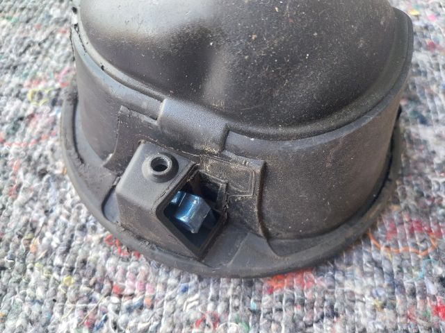 bontott VW TOURAN Tankajtó