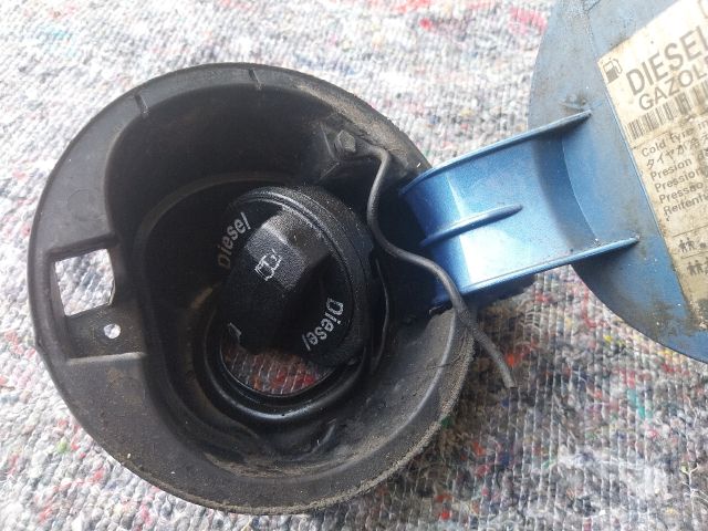 bontott VW TOURAN Tankajtó