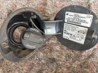 bontott VW TOURAN Tankajtó