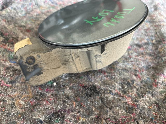 bontott VW TOURAN Tankajtó