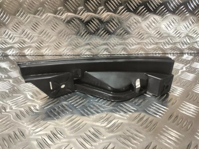 bontott VW TOURAN Tartó Bak