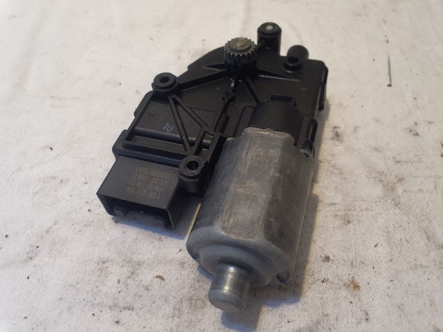 bontott VW TOURAN Tetőablak Motor