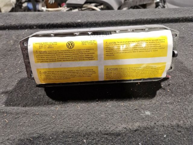 bontott VW TOURAN Utasoldali Légzsák