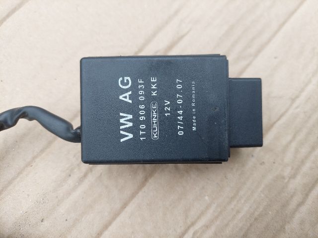 bontott VW TOURAN Üzemanyag Befecskendező Vezérlő