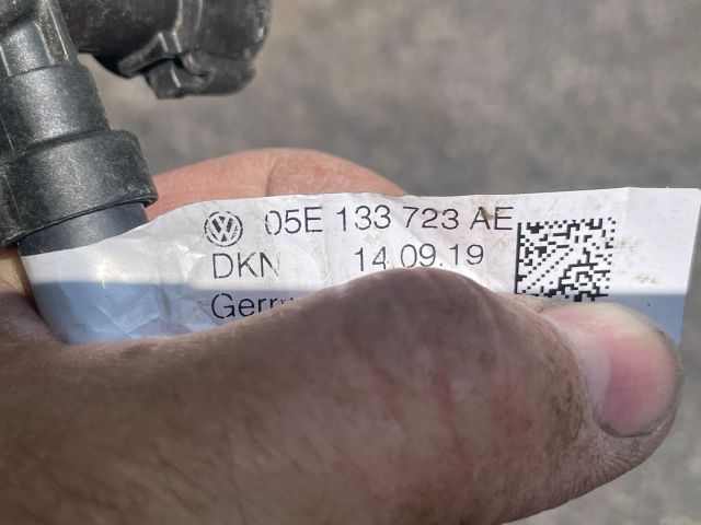 bontott VW TOURAN Üzemanyagcső