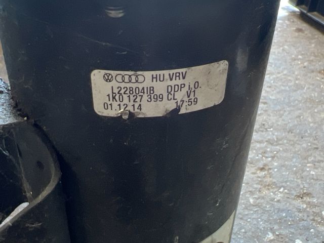 bontott VW TOURAN Üzemanyagszűrő Ház