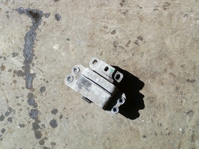 bontott VW TOURAN Váltó Tartó Bak (Pozíciófüggetlen)