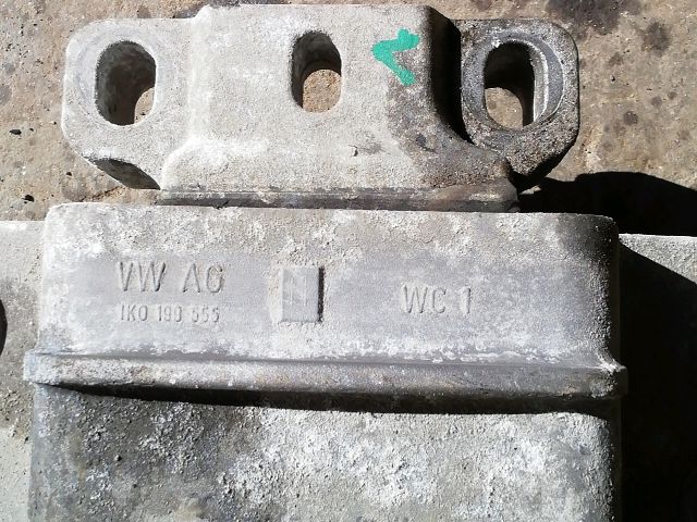 bontott VW TOURAN Váltó Tartó Bak (Pozíciófüggetlen)