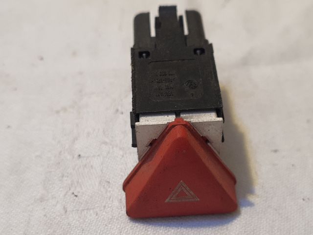 bontott VW TOURAN Vészvillogó Kapcsoló