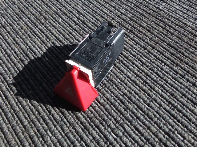 bontott VW TOURAN Vészvillogó Kapcsoló