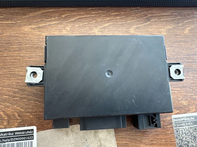 bontott VW TOURAN Vonóhorog Elektronika