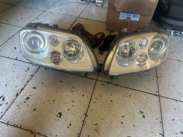 bontott VW TOURAN Xenon Fényszóró Pár