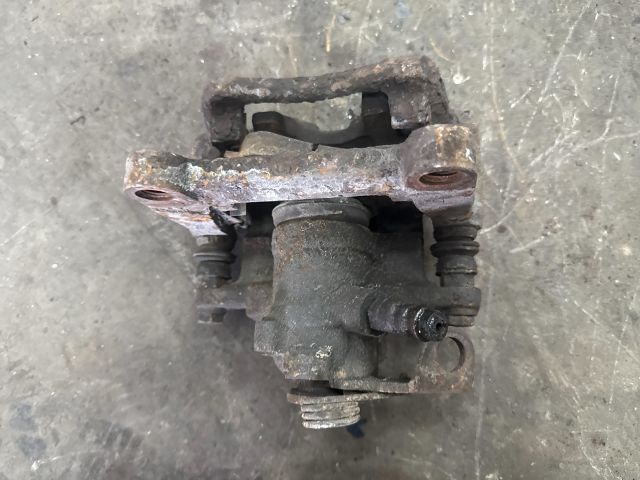 bontott VW TRANSPORTER Bal hátsó Féknyereg Munkahengerrel