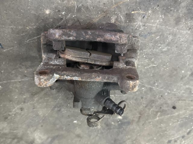 bontott VW TRANSPORTER Bal hátsó Féknyereg Munkahengerrel