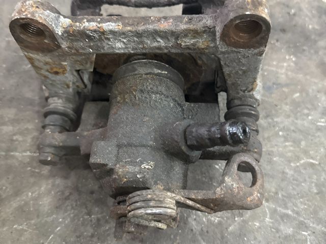 bontott VW TRANSPORTER Bal hátsó Féknyereg Munkahengerrel