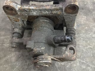 bontott VW TRANSPORTER Bal hátsó Féknyereg Munkahengerrel