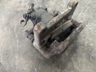 bontott VW TRANSPORTER Bal hátsó Féknyereg Munkahengerrel