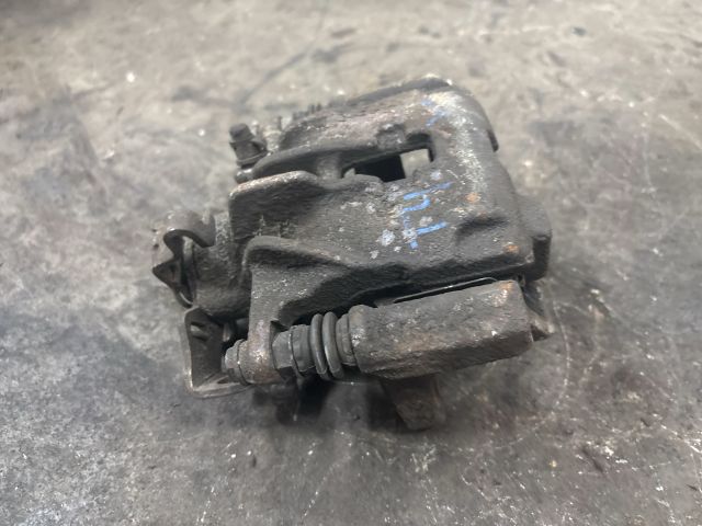 bontott VW TRANSPORTER Jobb hátsó Féknyereg Munkahengerrel