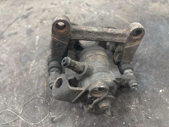 bontott VW TRANSPORTER Jobb hátsó Féknyereg Munkahengerrel