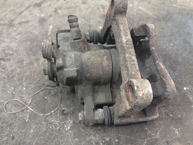 bontott VW TRANSPORTER Jobb hátsó Féknyereg Munkahengerrel