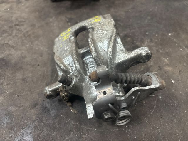 bontott VW TRANSPORTER Jobb hátsó Féknyereg Munkahengerrel