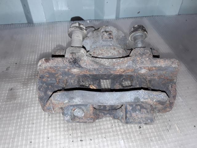 bontott VW TRANSPORTER Jobb első Féknyereg Munkahengerrel