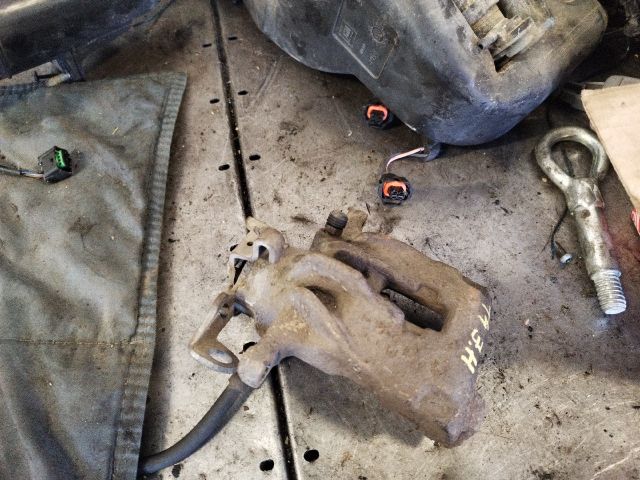 bontott VW TRANSPORTER Jobb hátsó Féknyereg Munkahengerrel