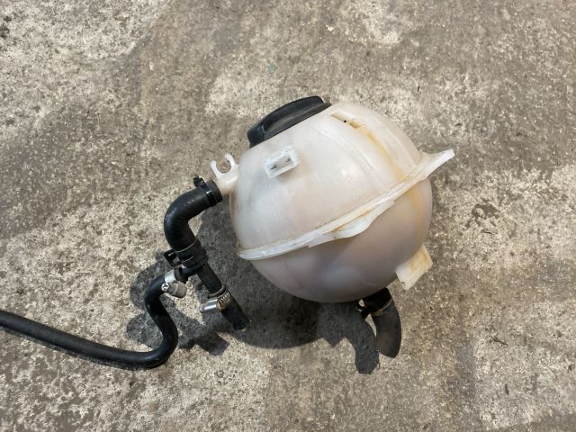 bontott VW TRANSPORTER Kiegyenlítő Tartály