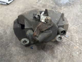 bontott VW TRANSPORTER Bal első Féknyereg Munkahengerrel