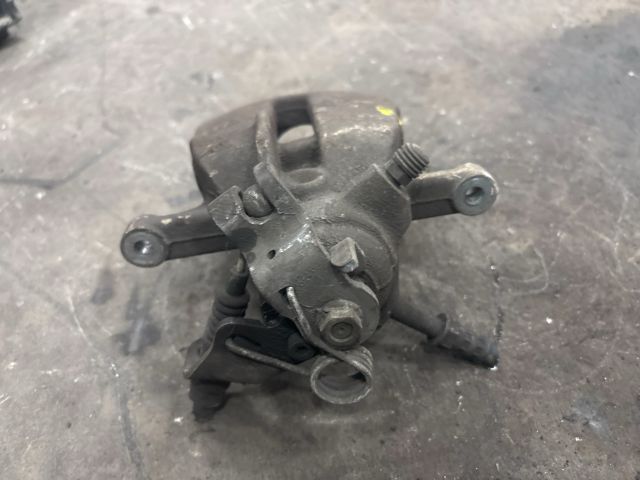 bontott VW TRANSPORTER Bal hátsó Féknyereg Munkahengerrel