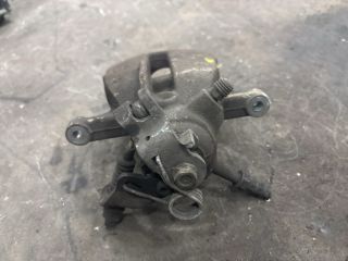 bontott VW TRANSPORTER Bal hátsó Féknyereg Munkahengerrel