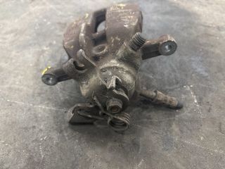 bontott VW TRANSPORTER Bal hátsó Féknyereg Munkahengerrel