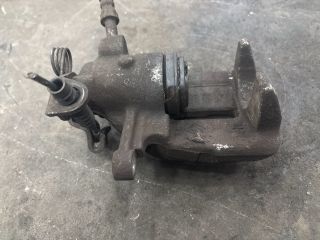 bontott VW TRANSPORTER Bal hátsó Féknyereg Munkahengerrel