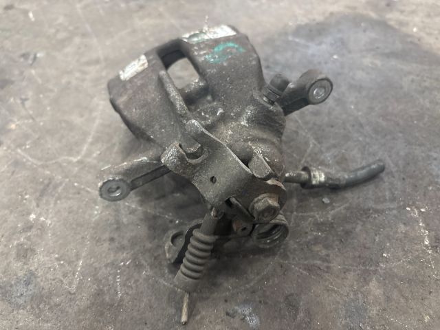 bontott VW TRANSPORTER Bal hátsó Féknyereg Munkahengerrel