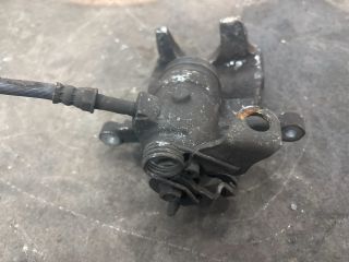 bontott VW TRANSPORTER Bal hátsó Féknyereg Munkahengerrel