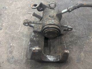 bontott VW TRANSPORTER Bal hátsó Féknyereg Munkahengerrel